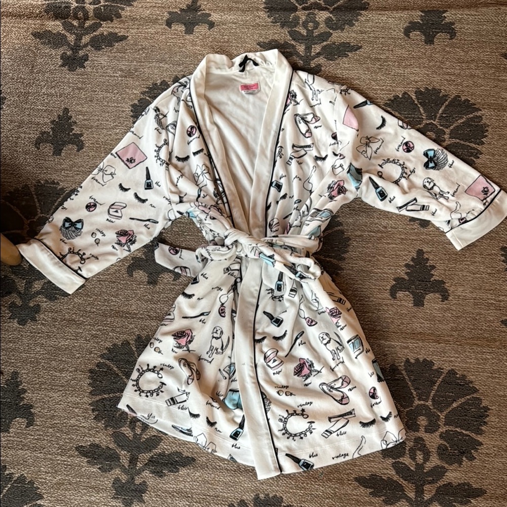 kate spade Cream Plush Robe with Pink and Black Beauty Print